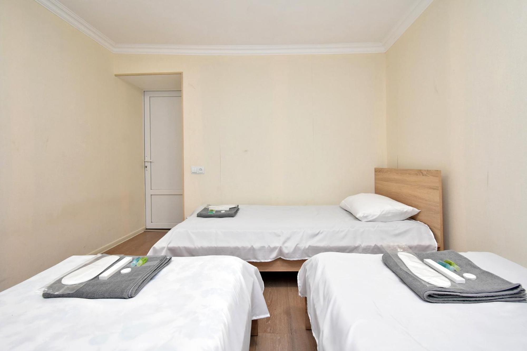 Aaaa Hotel Yerevan Luaran gambar